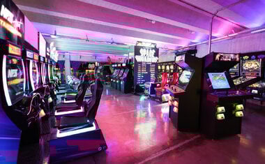 Imagem de destaque para Bario Bar inaugura nova unidade em Santo Amaro e reforça título de maior Barcade da América Latina