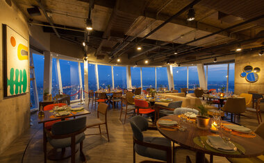 Imagem de destaque para 20 restaurantes em São Paulo perfeitos para confraternizações de fim de ano