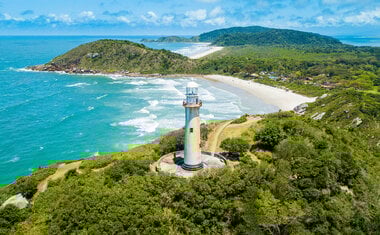 Imagem de destaque para 10 destinos baratos no Brasil para viajar nas férias gastando pouco