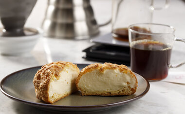 Imagem de destaque para Oficina de choux cream na Casa Hario ensina técnicas do doce com chef Caio Corrêa