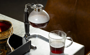 Imagem de destaque para Casa Hario lança workshop para ensinar a dominar o café filtrado com grãos premiados