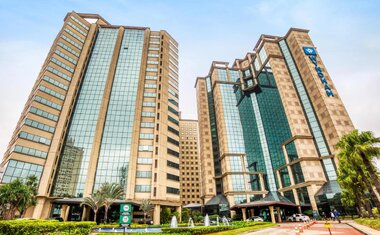 Imagem de destaque para 5 hotéis em São Paulo e no interior com pacotes e programação especial para o Carnaval 2026