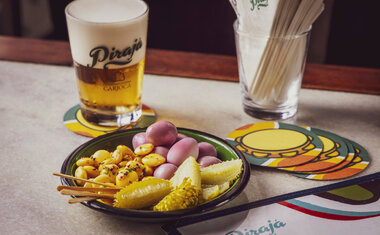 Imagem de destaque para Pirajá lança cinco novidades no cardápio de verão e reforça clima de boteco carioca em São Paulo