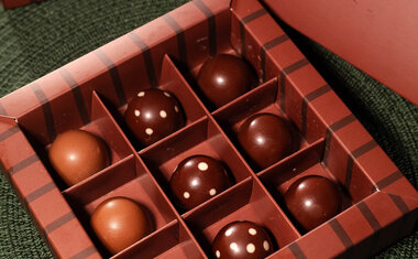 Imagem de destaque para Casa Fabri estreia menu de Páscoa com bombons artesanais e pratos com bacalhau sob encomenda