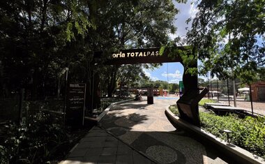 Novo espaço no Parque Villa-Lobos tem aulas gratuitas, beach tennis e música ao pôr do sol