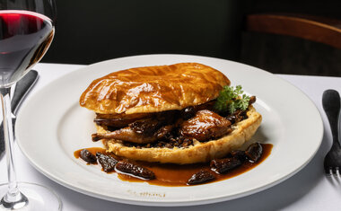 Imagem de destaque para Bistrot Parigi lança menu de inverno com pratos franceses sofisticados e ingredientes raros