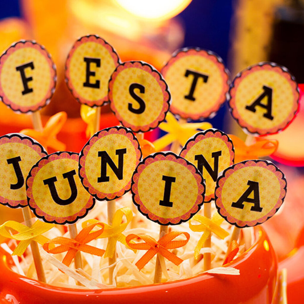 Festa junina em casa: veja como preparar um arraial com coisas que você já  tem