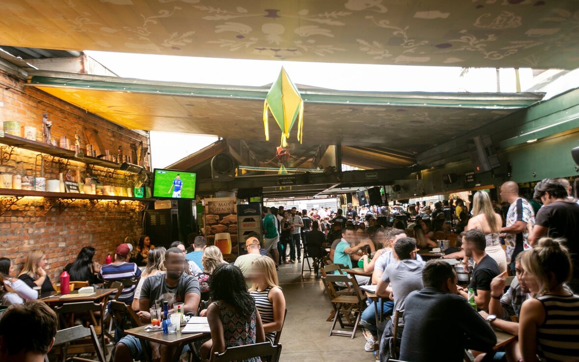 12 bares que você precisa conhecer na Rua Aspicuelta, na Vila Madalena