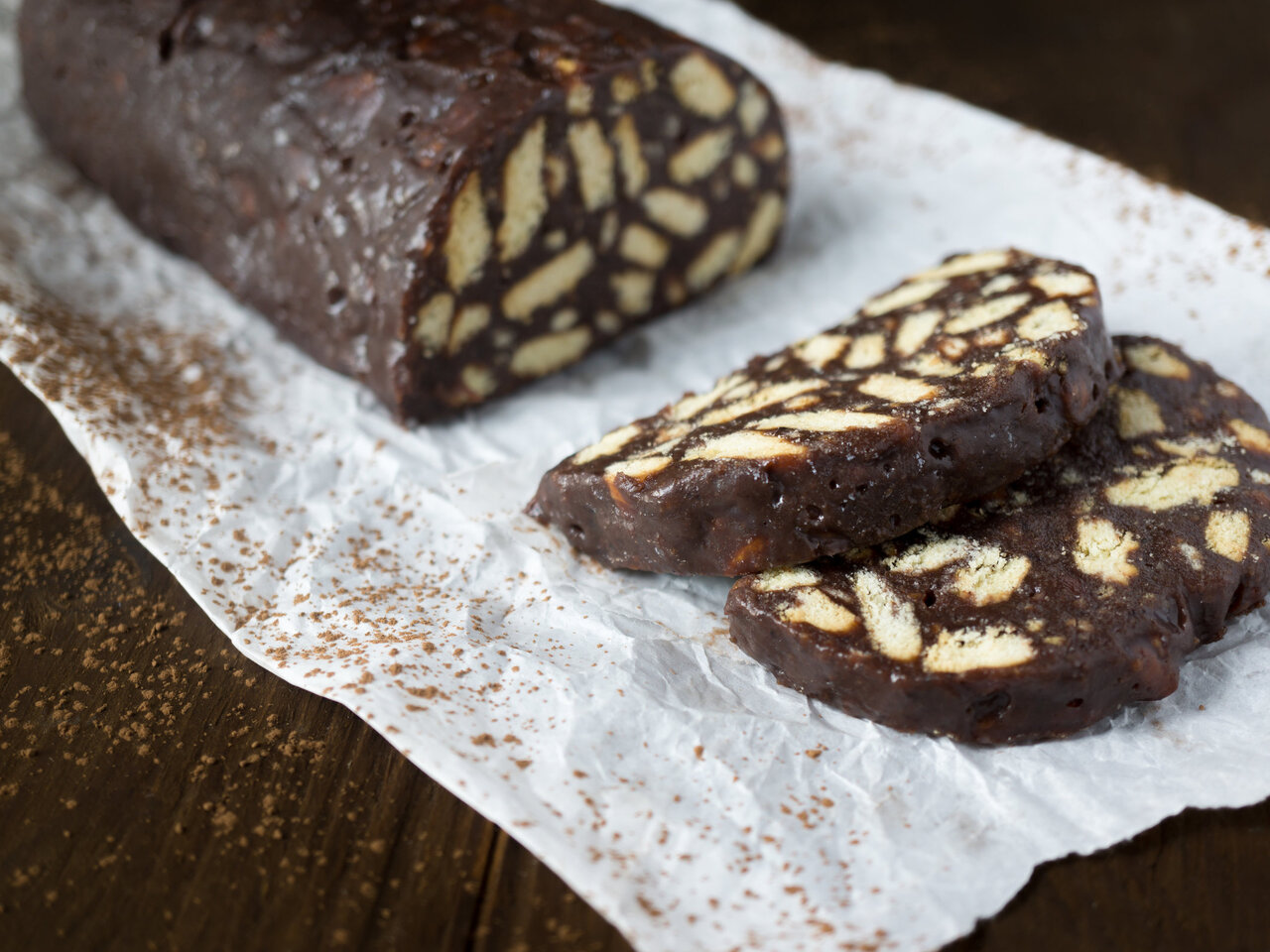 Bolo de chocolate sem forno - receita fácil e rápida