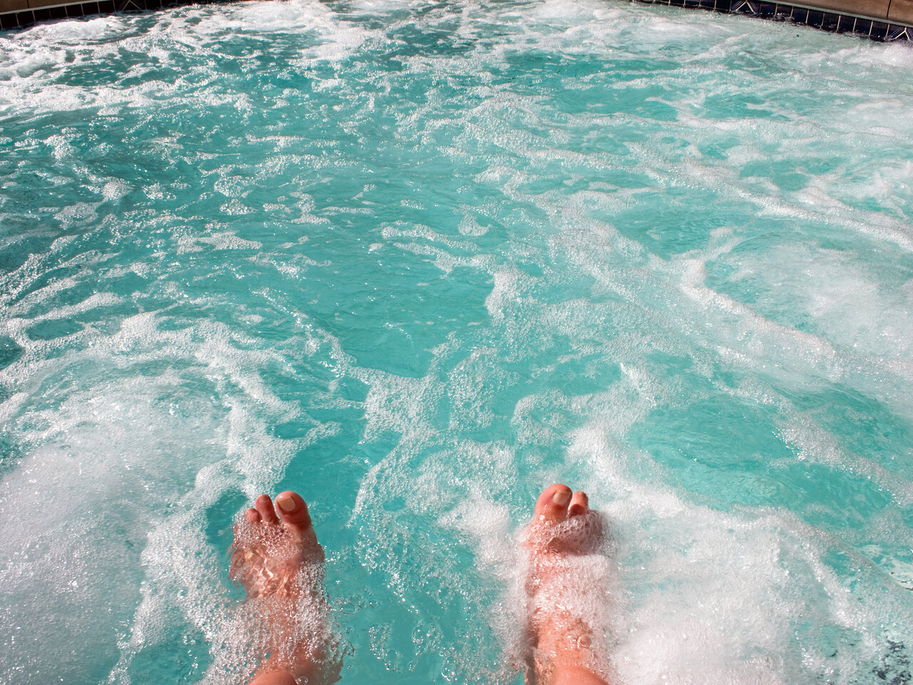5 destinos para relaxar em águas termais