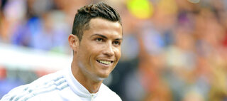 Famosos: Com foto polêmica, Cristiano Ronaldo causa revolta entre budistas