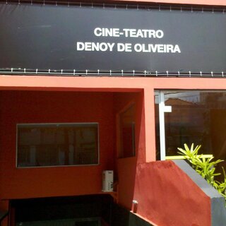 Arte: Teatro Denoy de Oliveira