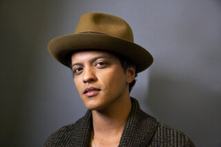 Música: Ouça "Versace on the Floor", nova música de Bruno Mars 