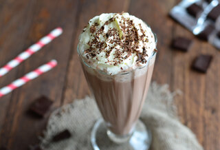 Receitas: Aprenda a fazer um milk-shake de chocotone em menos de um minuto