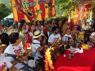 Na Cidade: Desfile do Bloco Último Gole 