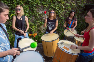Comportamento: Bloco com bateria formada apenas por mulheres participa do Carnaval de rua de SP em 2017