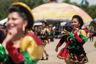 Na Cidade: Carnaval Boliviano no Memorial da América Latina