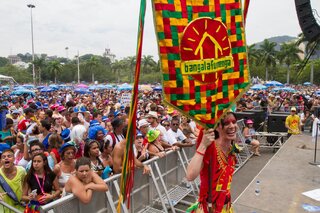 Baladas: Blocos de Carnaval 2017 em SP: confira 10 festas com bloquinhos e caia na folia