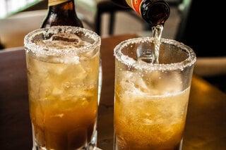 Receitas: 7 receitas fáceis e refrescantes de drinks com cerveja