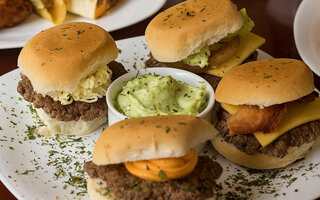 Restaurantes: 5 restaurantes para comer rodízio de hambúrguer em SP