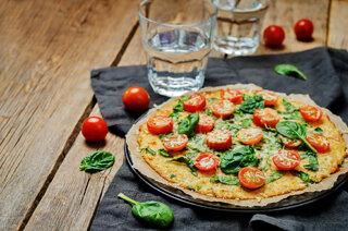 Receitas: Aprenda a fazer uma deliciosa pizza com massa de couve-flor