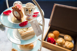 Viagens: Hotel em Londres convida hóspedes para um chá da tarde inspirado em "A Bela e a Fera"