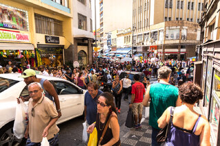 Na Cidade: Das noivas, dos tecidos e do vinil: conheça as principais ruas temáticas de SP para fazer compras