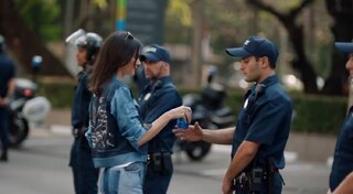 Comportamento: Comercial da Pepsi nos EUA gera crítica nas redes sociais; entenda