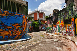Na Cidade: Muro do Beco do Batman, na Vila Madalena, amanhece pintado de cinza