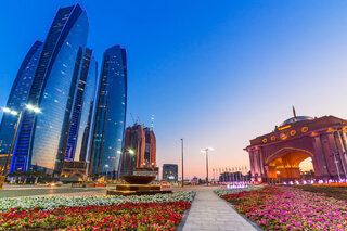 Viagens Internacionais: Abu Dhabi: passagem para conhecer o melhor dos Emirados Árabes por R$ 2.528 e com todas as taxas! 