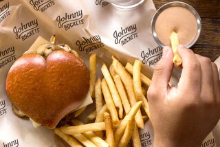 Restaurantes: Restaurante lança hambúrguer de coração para o Dia dos Namorados