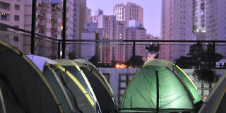 Na Cidade: Camping urbano: hostel em SP oferece experiência de acampar em rooftop sem passar perrengues
