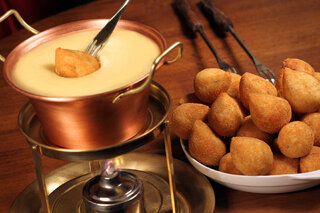 Restaurantes: Queremos! Fondue de coxinha com catupiry é novidade de restaurante em São Paulo