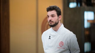 Reality shows: William serve camarão sujo e é eliminado do MasterChef Profissionais