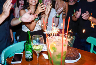 Bares: 18 bares em São Paulo que oferecem benefícios imperdíveis a aniversariantes