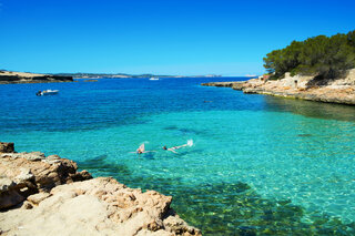 Viagens Internacionais: Conheça Ibiza, ilha paradisíaca e badalada na Espanha 
