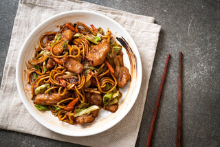 Receitas: Aprenda a preparar um delicioso yakisoba em casa