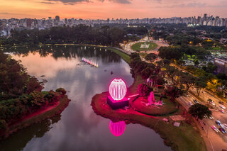 Na Cidade: Ovo gigante interativo no Ibirapuera