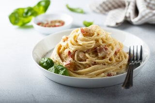 Receitas: Receita: como fazer Macarrão à Carbonara em casa