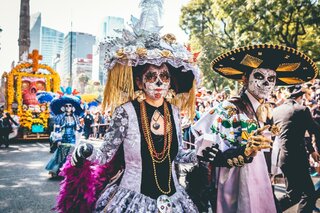 Na Cidade: Los Muertos SP Walking Parade