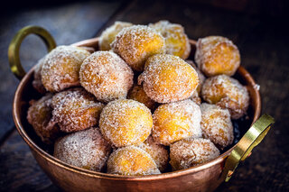 Receitas: Receita de bolinho de chuva com doce de leite é fácil e deliciosa; veja o passo a passo