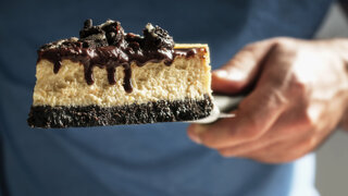 Receitas: Cheesecake de Oreo vai te surpreender pelo sabor; veja a receita!