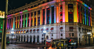 Na Cidade: Shopping Light ilumina a fachada com as cores da bandeira LGBTQIA+ nesta quinta-feira (5); saiba mais!