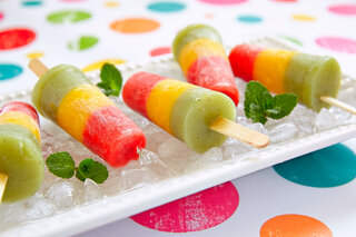 Receitas: Picolé colorido é opção de sobremesa e lanche da tarde refrescante para as crianças; veja a receita!