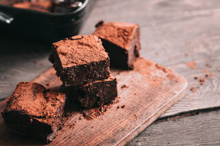 Receitas: Receita de bolo de cacau com coco sem glúten e sem lactose é fácil de fazer; veja o passo a passo!