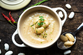 Receitas: Sopa de feijão branco vai te surpreender pelo sabor; veja a receita!