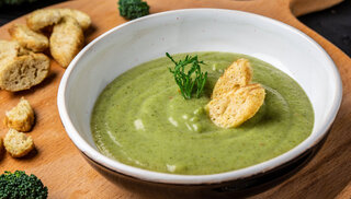 Receitas: Sopa cremosa de couve-flor e brócolis é perfeita para os dias frios; veja a receita!