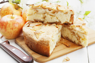 Receitas: Receita de bolo de maçã sem açúcar é perfeita para o lanche da tarde; veja o passo a passo!