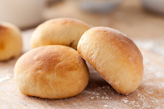 Receitas: Receita de pão de batata recheado é opção deliciosa para o lanche da tarde; confira!