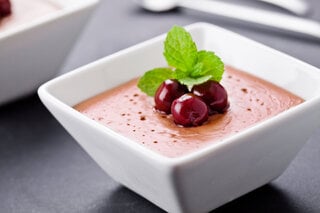 Receitas: Receita de mousse de pitanga é opção de sobremesa para os dias quentes do verão; confira!